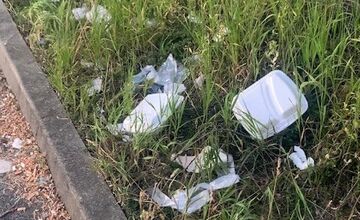 FOTO: Trenčania kritizujú neporiadok pred obchodným domom