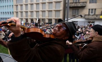 FOTO: Trenčín ako Európske hlavné mesto kultúry 2026 prilákal tisícky hostí