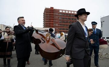 FOTO: Trenčín ako Európske hlavné mesto kultúry 2026 prilákal tisícky hostí