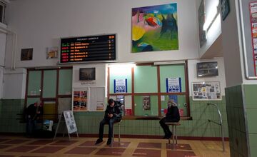 FOTO: Trenčianska železničná stanica sa zmenila na obrazáreň