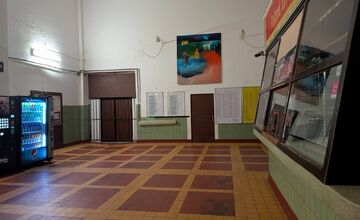 FOTO: Trenčianska železničná stanica sa zmenila na obrazáreň