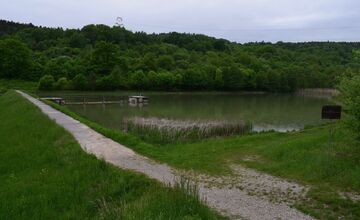 FOTO: V Bolešove predávajú časť priehrady