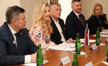 FOTO: Ministerka Šimkovičová absolvovala v Trenčíne množstvo pracovných stretnutí,