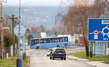 FOTO: V Dubnici začnú opäť premávať viaceré zo zrušených spojov