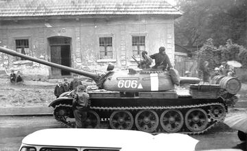 FOTO: Považskobystričania spomínajú na okupáciu mesta v roku 1968