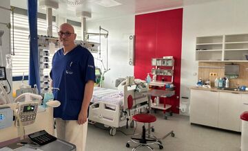 FOTO: Trenčianski lekári zachránili v spolupráci život pacientke s chrípkou 