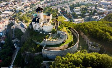 FOTO: Trenčiansky hrad získal prestížne európske ocenenie 