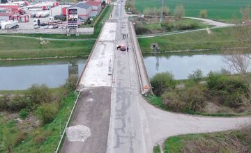 FOTO: Bierovské mosty konečne stoja, obyvatelia sa nevedia dočkať hotového úseku 
