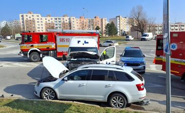 FOTO: Nehoda na Ulici gen. Svobodu v Trenčíne