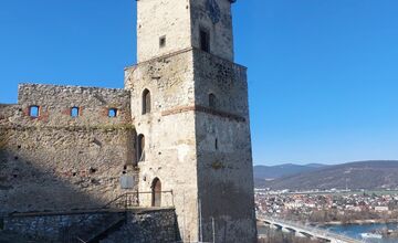 FOTO: Začala sa rekonštrukcia Hodinovej veže na Trenčianskom hrade 