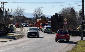 FOTO: Zrútila sa časť mostu v Opatovciach nad Nitrou 