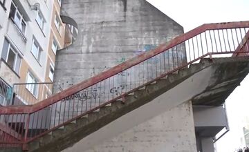 FOTO: Zábradlie zostáva v dezolátnom stave, predstavitelia mesta v Považskej sa majú stretnúť so súkromnou spoločnosťou