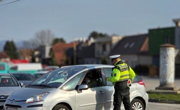 FOTO: Polícia kontrolovala vodičov aj cyklistov 