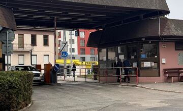 FOTO: Nemocnica v Trenčíne mení stanovištia na skenovanie lístkov 