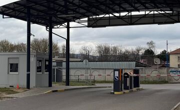 FOTO: Nemocnica v Trenčíne mení stanovištia na skenovanie lístkov 