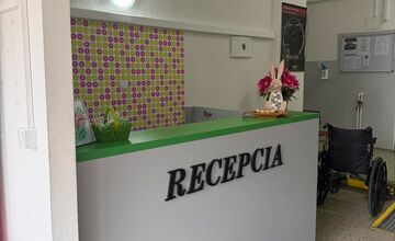 FOTO: Nemocnica v Trenčíne mení stanovištia na skenovanie lístkov 