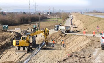 FOTO: Práce na cyklomagistrále medzi Nemšovou a Trenčínom napredujú rýchlym tempom 