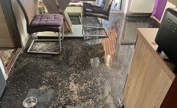 FOTO: Prišli o všetko za jednu noc. Rodina z Hradišťa prosí po ničivom požiari o pomoc