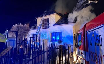 FOTO: Prišli o všetko za jednu noc. Rodina z Hradišťa prosí po ničivom požiari o pomoc