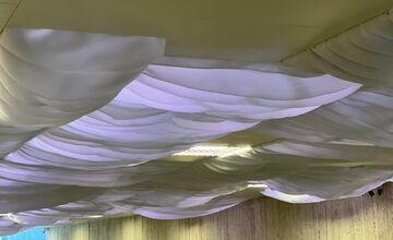 FOTO: Trenčanov nová inštalácia, v podchode na stanicu a do centra mesta, nepotešila 