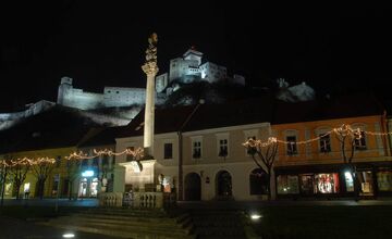 FOTO: V Trenčíne na čas zhasnú svetlá ikonických pamiatok