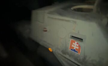 FOTO: Mladí youtuberi narušili bezpečnosť v dubnickej zbrojovke