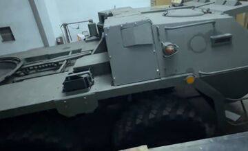 FOTO: Mladí youtuberi narušili bezpečnosť v dubnickej zbrojovke