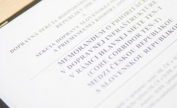 FOTO: Podnikatelia žiadajú urýchlenie výstavby R6 medzi Púchovom a Zlínom