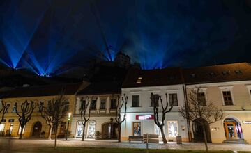 FOTO: Festival svetla v Trenčíne rozžiari ulice