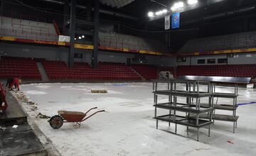 FOTO: V Trenčíne finišujú úpravy štadióna Pavla Demitru 