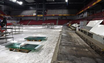 FOTO: V Trenčíne finišujú úpravy štadióna Pavla Demitru 