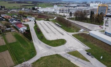 FOTO: V Púchove začali s prestavbou autobusovej stanice