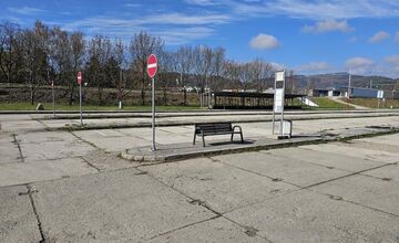 FOTO: V Púchove začali s prestavbou autobusovej stanice