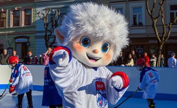 FOTO: Trenčín sa pripravuje na hokejový sviatok