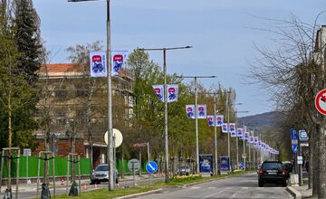 FOTO: Trenčín sa pripravuje na hokejový sviatok