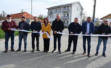 FOTO: Motešice už majú nový úsek cesty