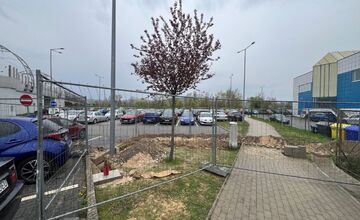 FOTO: V Trenčíne budujú nové nabíjacie stanice pre elektromobily