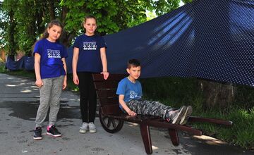 FOTO: Bratia Trnkovci obnovujú v Púchove tradíciu modrotlače