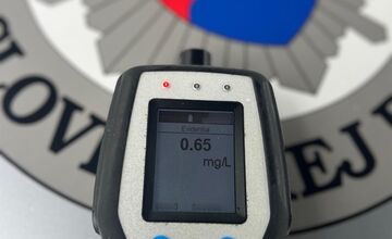 FOTO: Opitý vodič pri Beckove výrazne prekročil rýchlosť,