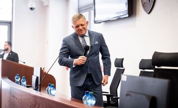 FOTO: Robert Fico v Trenčíne