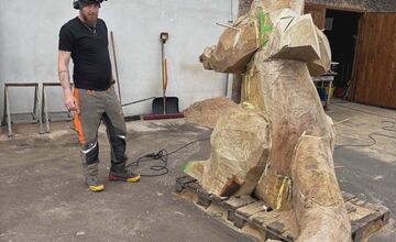 FOTO: Nová socha draka