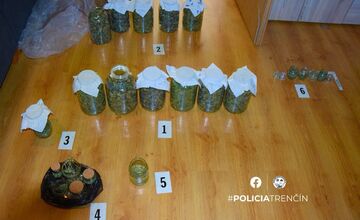 FOTO: Policajti zaistili viac ako 1,5 kg sušiny