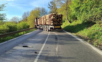 FOTO: Nehoda v katastri obce Diviaky nad Nitricou