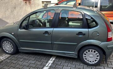 FOTO: Dobrovoľníci z Prievidze a okolia pomáhajú od začiatku vojny 
